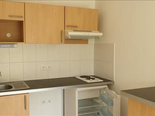 Triplex à louer 450 € 2 pièces 1 chambre 38 m² Étage 1/2 Blaye 33390