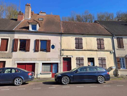 Maison à vendre 116 640 € 7 pièces 5 chambres 190 m² 1 617 m² de terrain Ouest Clamecy 58500