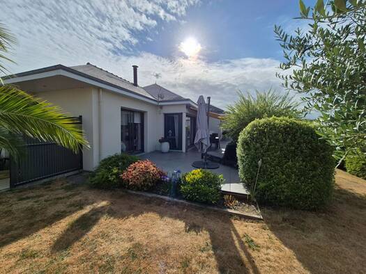 Maison de plain-pied à vendre 550 000 € 5 pièces 4 chambres 113 m² 675 m² de terrain Ploeren 56880