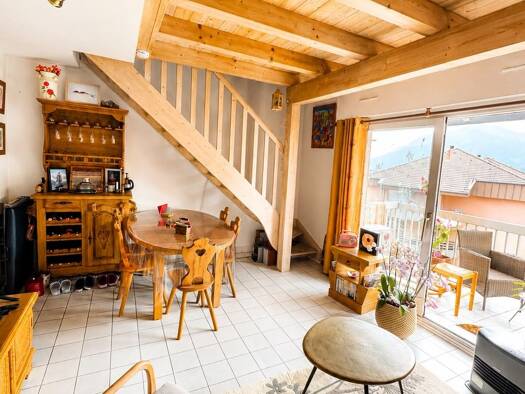 Appartement à vendre 225 000 € 2 pièces 1 chambre 43 m² 4 étages Nord La Roche-sur-Foron 74800