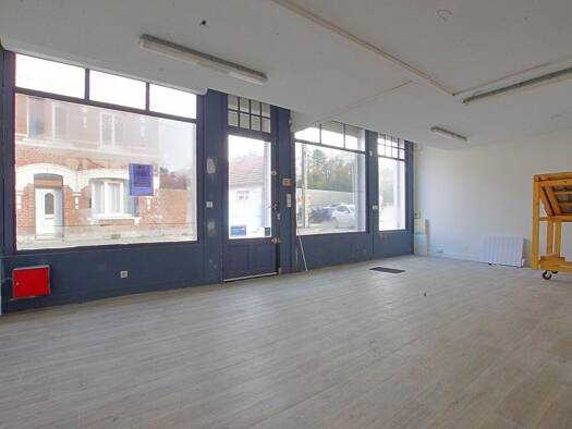 Local commercial à louer 450 € 77 m² de surface de vente Roye 80700