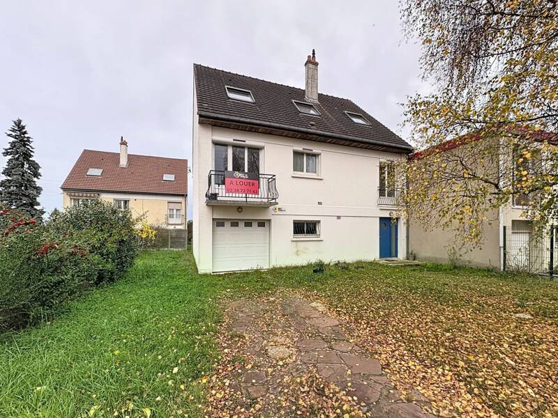 Maison à louer, 174m², LA CHAPELLE SAINT MESMIN