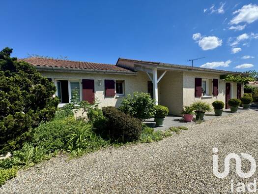 Maison de plain-pied à vendre 215 000 € 4 pièces 3 chambres 106 m² 961 m² de terrain Fléac 16730