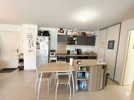 Appartement à vendre 220 000 € 3 pièces 2 chambres 59,6 m² Garons 30128