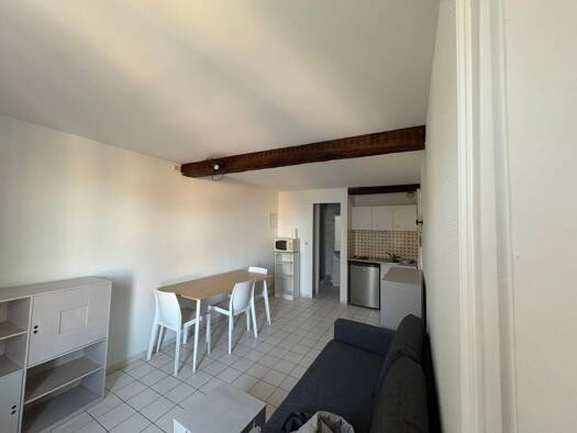 Appartement à louer 350 € 1 pièce 25,3 m² 2ème étage Plateau Laon 02000