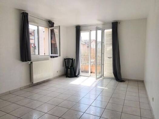 Appartement à louer 1 322 € 2 pièces 2 chambres 62 m² 2 étages Est Gex 01170