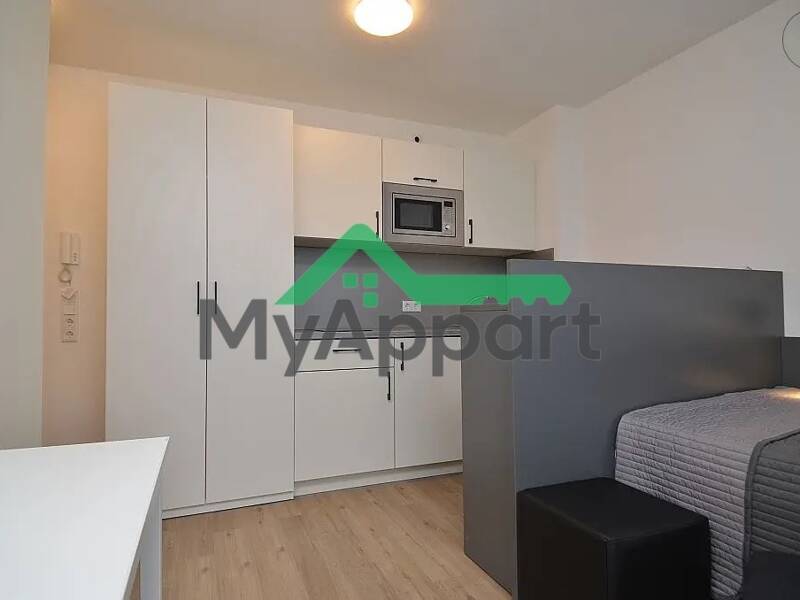 Maison à louer, 21m², PARIS 17E