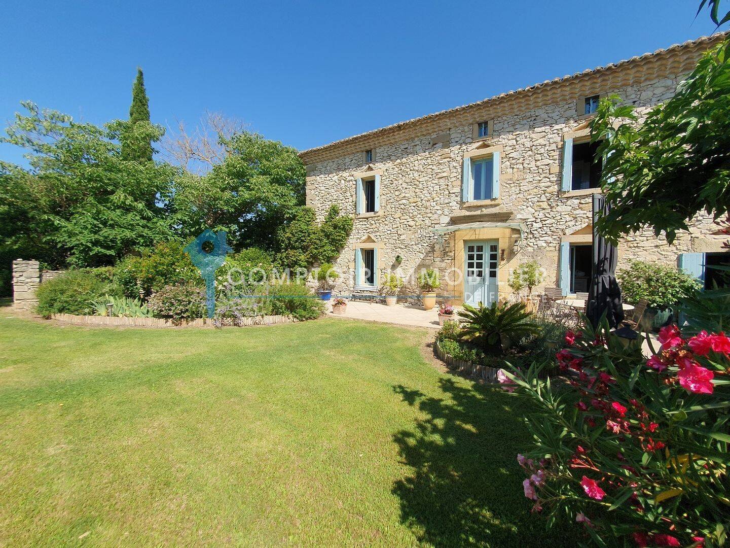 Maison à vendre, 300m², SAINT QUENTIN LA POTERIE