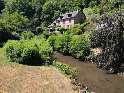 Demeure à vendre 342 000 € 7 pièces 4 chambres 181 m² 35 506 m² de terrain Vigeois 19410