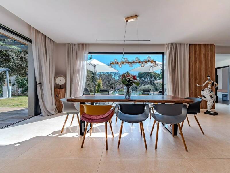 Maison à vendre, 323m², ROQUEFORT LES PINS