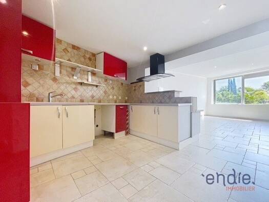 Appartement à vendre 191 000 € 3 pièces 2 chambres 88 m² Étage 2/1 Centre Les Arcs sur Argens 83460