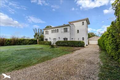 Maison à vendre 409 000 € 9 pièces 7 chambres 270 m² 5 278 m² de terrain St Denis de Pile 33910