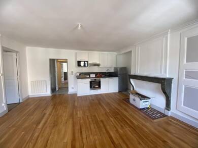 Appartement à louer 670 € 1 pièce 48 m² Étage 2/3 Est Belleville 69220