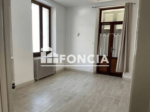 Appartement à louer 795 € 4 pièces 3 chambres 71,4 m² RDC Moûtiers 73600