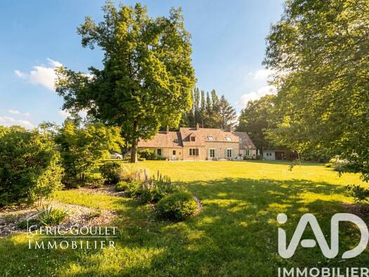 Maison à vendre 1 060 000 € 8 pièces 5 chambres 204 m² 7 100 m² de terrain Clairefontaine-en-Yvelines 78120