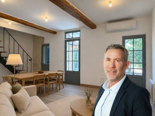 Appartement à vendre 439 000 € 9 pièces 7 chambres 206 m² Étage 2/3 Sommières 30250