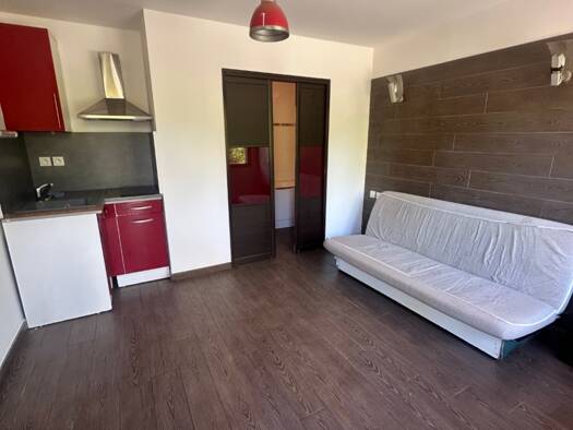 Studio à vendre 45 000 € 1 pièce 18,4 m² RDC/1 Sainte-Savine 10300