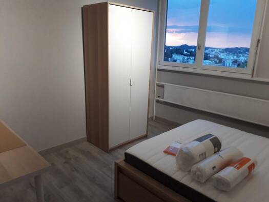 Appartement à louer 320 € 4 pièces 3 chambres 75 m² 5ème étage Saint-Étienne 42000