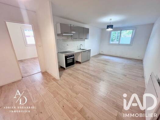 Appartement à vendre 130 000 € 3 pièces 2 chambres 57 m² RDC/6 Saint Jean du Var Toulon 83100