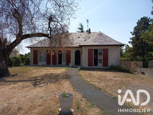 Maison de plain-pied à vendre 240 500 € 4 pièces 3 chambres 100 m² 1 687 m² de terrain Sud Est Doué-en-Anjou 49700