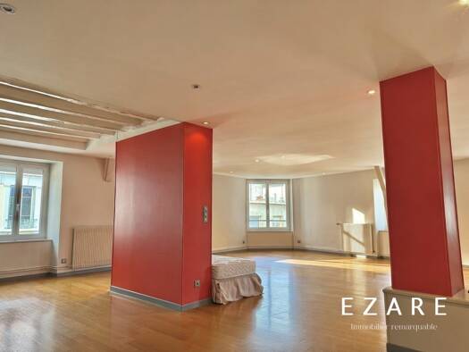 Appartement à vendre 298 000 € 5 pièces 4 chambres 216 m² RDC Saint Jean des Vignes Chalon-sur-Saône 71100