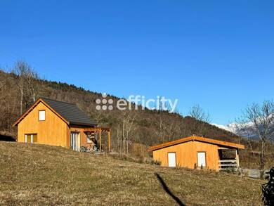 Chalet à vendre 285 000 € 6 pièces 4 chambres 95 m² 773 m² de terrain La Fare-en-Champsaur 05500