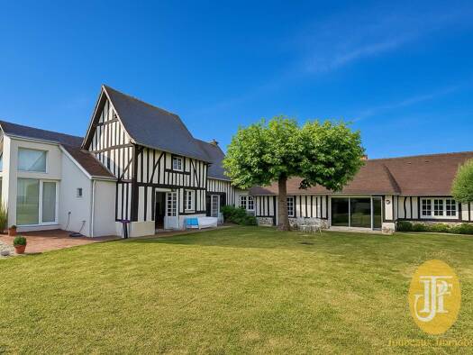 Maison à louer 2 000 € 6 pièces 4 chambres 175 m² 1 000 m² de terrain Le Val d'Hazey 27940