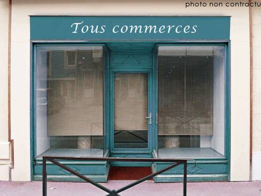 Local commercial à louer 1 200 € 152 m² de surface de vente Champagné-les-Marais 85450