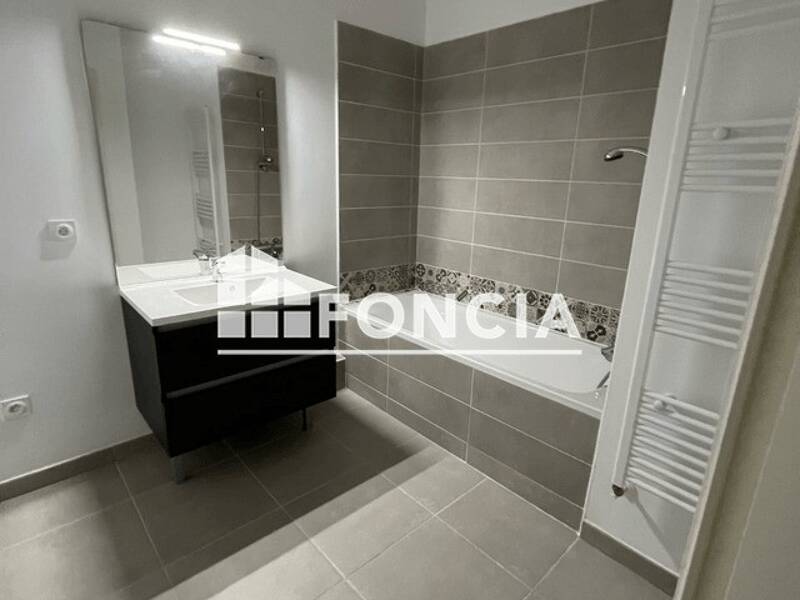 Maison à louer, 64m², MARSEILLE 13E