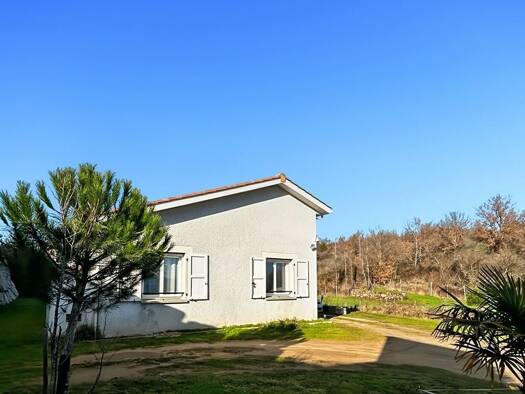 Maison de plain-pied à vendre 309 000 € 4 pièces 3 chambres 93 m² 2 592 m² de terrain Félines 07340