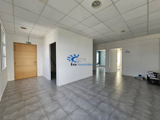 Espace bureau à louer 1 160 € 60 m² de bureaux Saint-Vivien 17220