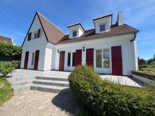 Villa à vendre 765 000 € 5 pièces 4 chambres 170 m² 1 166 m² de terrain Bussy-Saint-Martin 77600