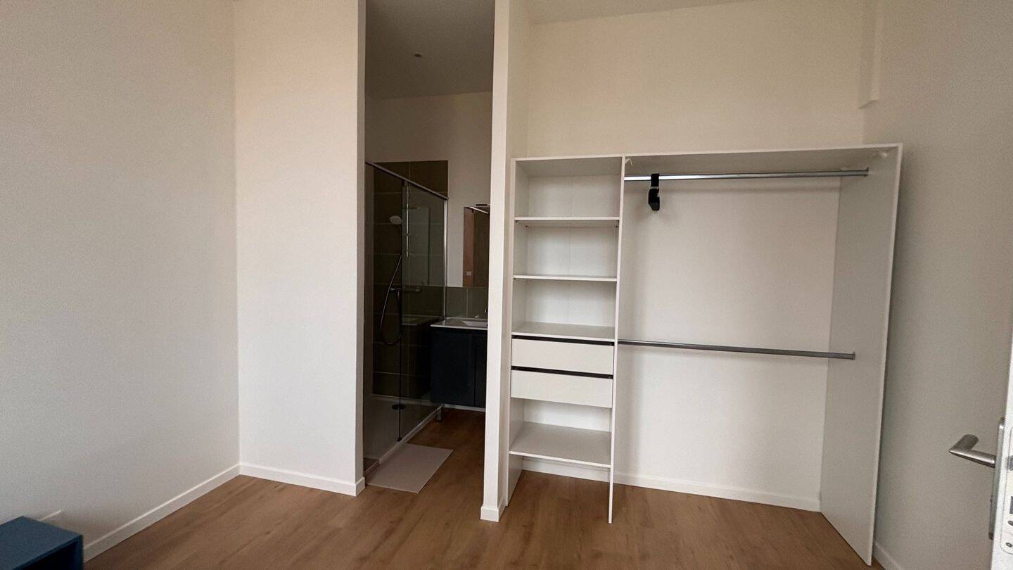 CHAMBRE MEUBLEE AVEC SALLE D'EAU COLIVING — 2