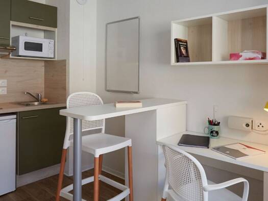Studio à vendre 92 650 € 1 pièce 19 m² 1er étage Valrose Nice 06000