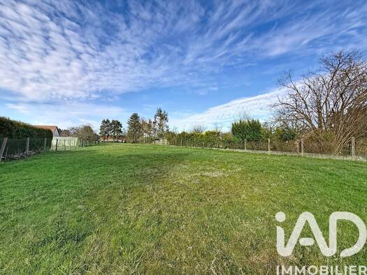 Terrain constructible à vendre 117 000 € 2 753 m² de terrain Les Montils 41120
