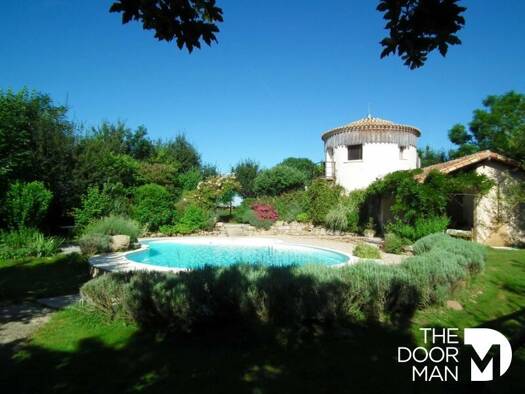 Maison à vendre 430 000 € 8 pièces 7 chambres 160 m² 12 597 m² de terrain Le Jardin Public Parthenay 79200