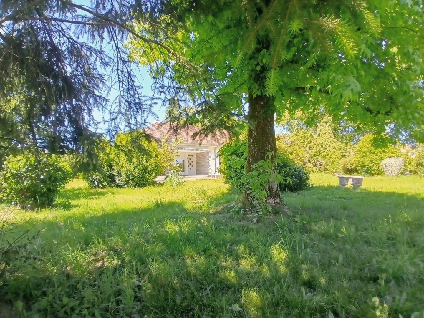 Maison à vendre, 154m², SAINT PRIEST LES FOUGERES