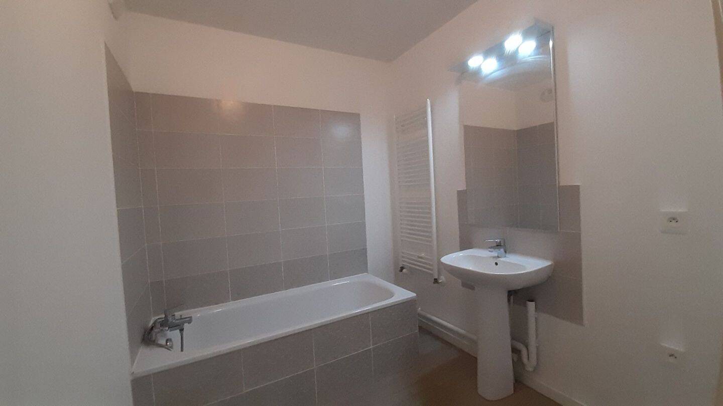 Maison à louer, 60m², VENISSIEUX