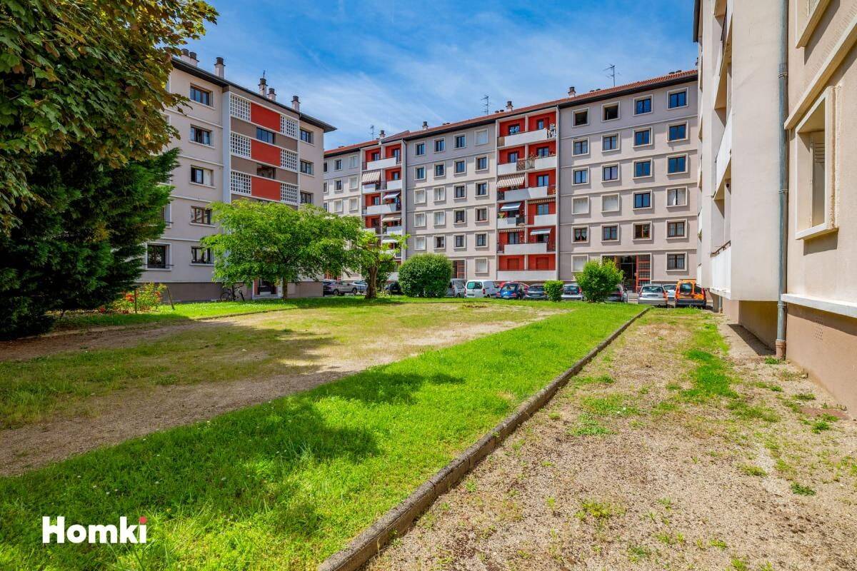 T3 (poss T4) de 68 m2 - Balcon - Cave - Gratte-Ciel — 10