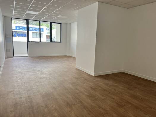 Local commercial à louer 800 € 52 m² de surface de vente Serris 77700
