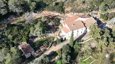 Maison à vendre 830 000 € 9 pièces 6 chambres 326 m² 101 842 m² de terrain Saint-Chinian 34360