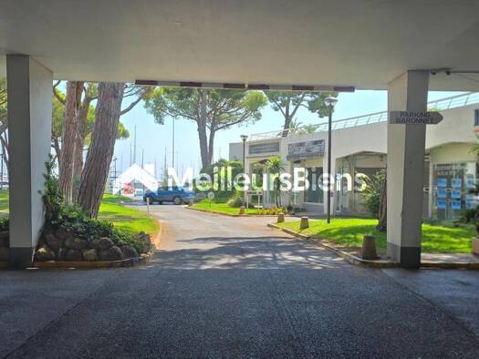 Parking à vendre 49 000 € 13 m² Marina Villeneuve-Loubet 06270