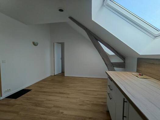 Appartement à louer 556 € 2 pièces 1 chambre 24 m² Étage 2/2 Auneau-Bleury-Saint-Symphorien 28700