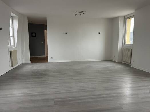 Appartement à vendre 136 700 € 5 pièces 3 chambres 114 m² Étage 2/2 Chauny 02300