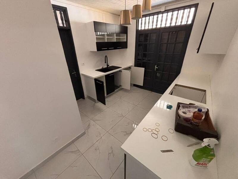 Maison à louer, 199m², REMIRE MONTJOLY