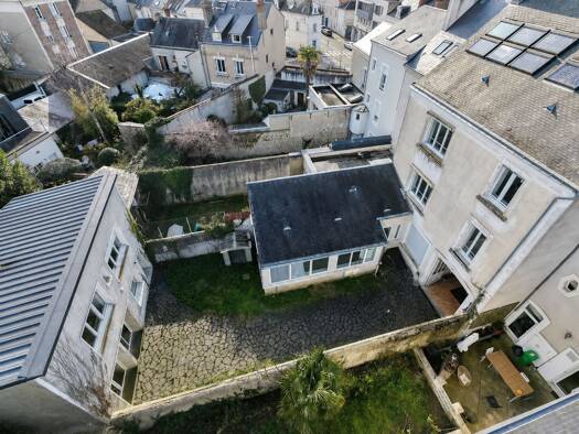 Immeuble à vendre 650 000 € 323 m² Le Mans 72000
