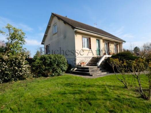 Maison en viager 4 pièces 3 chambres 95 m² 870 m² de terrain Montfort-l'Amaury 78490