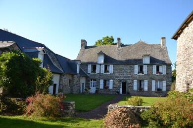 Château à vendre 466 850 € 10 pièces 7 chambres 290 m² 21 685 m² de terrain Paimpont 35380