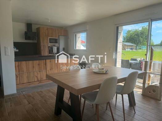 Maison de plain-pied à vendre 259 000 € 5 pièces 2 chambres 80 m² 1 239 m² de terrain Roquetoire 62120