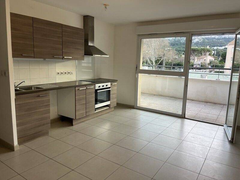 Maison à louer, 55m², MARSEILLE 8E